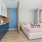 Pink & Blue Cozy In By Renters Apartment