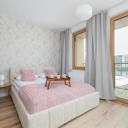 Pink & Blue Cozy In By Renters Krakkó